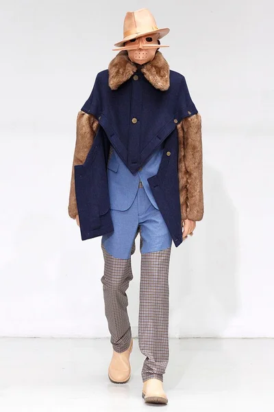 Look 32